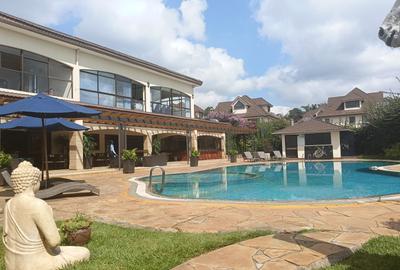 5 Bed Townhouse with En Suite at Horse Shoe Village