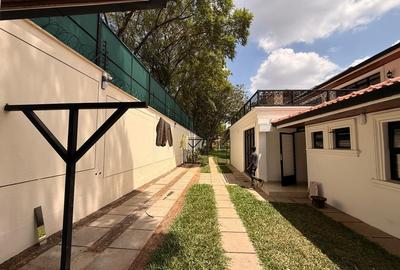 6 Bed House with En Suite in Runda - 4