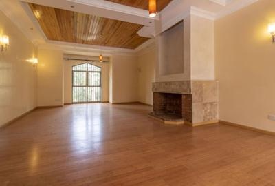 4 Bed House with En Suite in Runda - 3