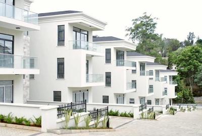 5 Bed Townhouse with En Suite at Lavington