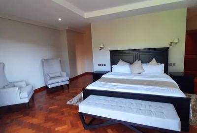 Serviced 4 Bed Apartment with En Suite in Riverside