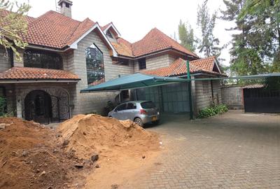 5 Bed Townhouse with En Suite at Lavington Green