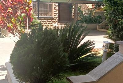 6 Bed Townhouse with En Suite in Lavington - 4