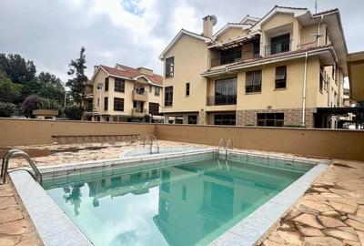 4 Bed Townhouse with En Suite at Lavington