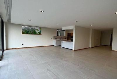 4 Bed Apartment with En Suite in Westlands Area - 4