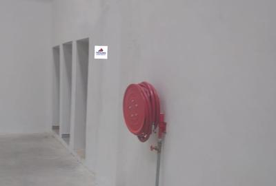 12,900 ft² Warehouse with Fibre Internet in Industrial Area