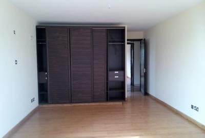 3 Bed Apartment with En Suite at Riara Road