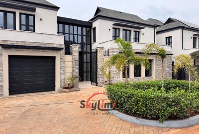 4 Bed Villa with En Suite in Runda - 3