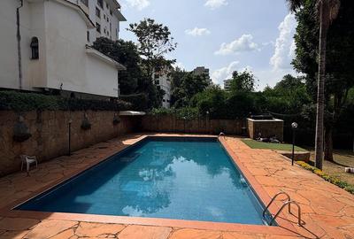 5 Bed Townhouse with En Suite at Riverside Drive - 3
