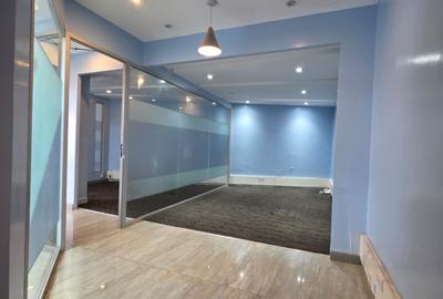 1,242 ft² Commercial Property with Service Charge Included in Westlands Area