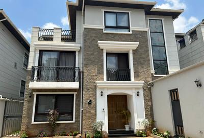 4 Bed Townhouse with En Suite at Peponi