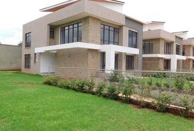 4 Bed House with En Suite in Kiambu Road