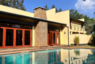 4 Bed House with En Suite in Runda