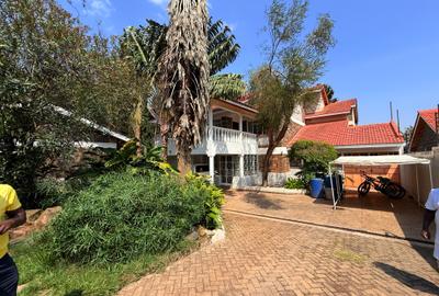 4 Bed House with En Suite at Lakeview Estate