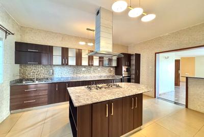 3 Bed Apartment with En Suite in Kileleshwa