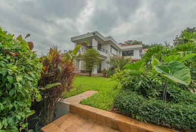 4 Bed House with En Suite in Runda - 2