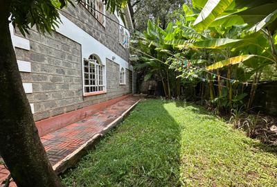 5 Bed House with En Suite at Lavington - 2
