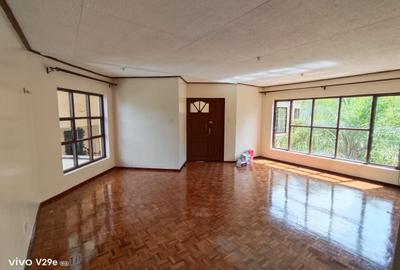 3 Bed Apartment with En Suite at Dennis Plit Road