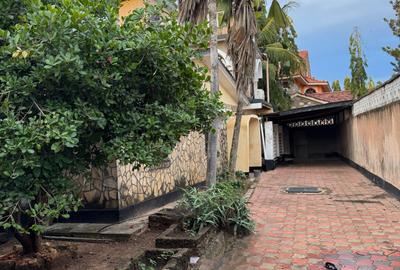 4 Bed House with En Suite in Shanzu