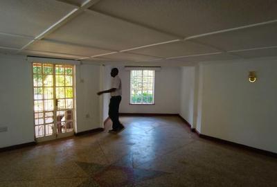 6 Bed Townhouse with En Suite at Muthaiga - 2