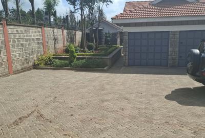 4 Bed House with En Suite in Ngong