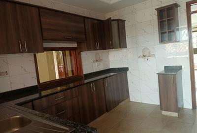 3 Bed Apartment with En Suite in Lavington - 3