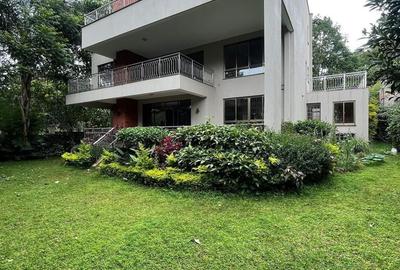 5 Bed Villa with En Suite in Lavington