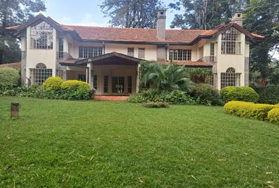 5 Bed Villa with En Suite in Runda