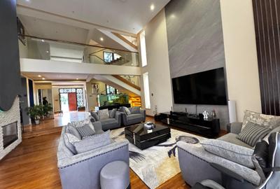 5 Bed House with En Suite in Runda