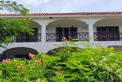 4 Bed Townhouse with En Suite in Vipingo