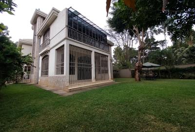 5 Bed Townhouse with En Suite at Muthangari Drive