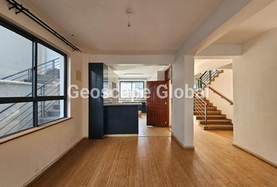 5 Bed Townhouse with En Suite in Lavington - 2