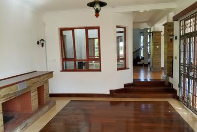 5 Bed Townhouse with En Suite in Runda - 3