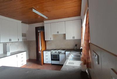 4 Bed Apartment with En Suite in Kilimani - 3