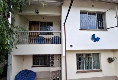4 Bed House with Garden in Lavington