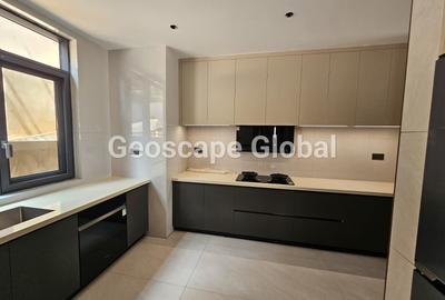 5 Bed Townhouse with En Suite in Lavington - 3