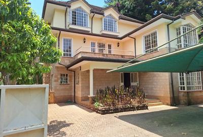 5 Bed Townhouse with En Suite at Lavington