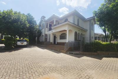4 Bed Townhouse with En Suite at Lavington