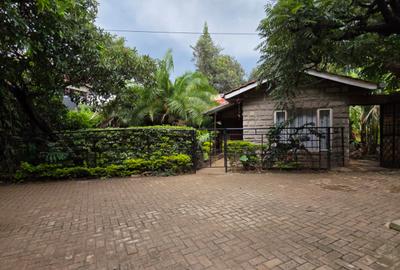 2 Bed House with En Suite in Riara Road - 3
