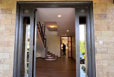 5 Bed Villa with En Suite in Runda - 3