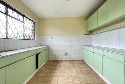 3 Bed Apartment with En Suite in Kilimani