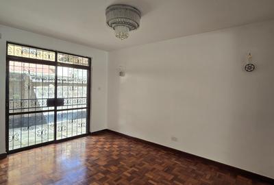 5 Bed Townhouse with En Suite in Lavington - 3