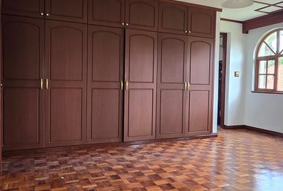 4 Bed Townhouse with En Suite at Lavington Green - 4