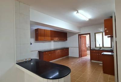 4 Bed Apartment with En Suite at Lavington - 2