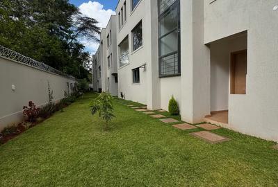 6 Bed Townhouse with En Suite at Lavington Green - 2