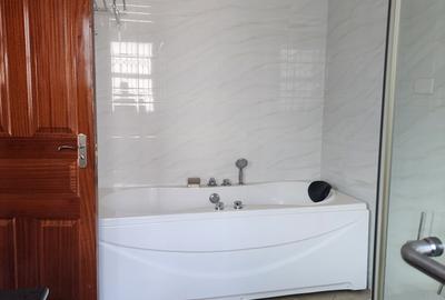 5 Bed Villa with En Suite in Lavington - 4