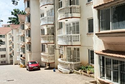 3 Bed Apartment with En Suite at Lantana Road