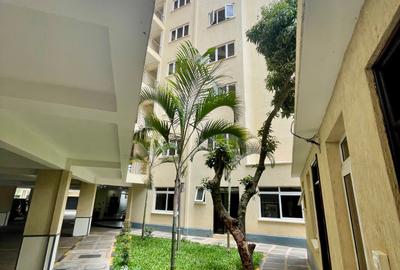 Serviced 2 Bed Apartment with En Suite in Brookside