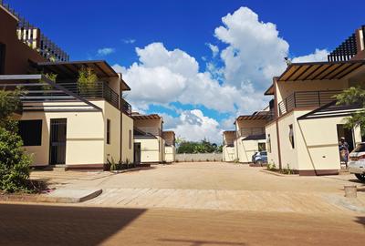 4 Bed House with En Suite in Redhill - 4