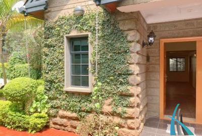 5 Bed Townhouse with En Suite at Othaya Road